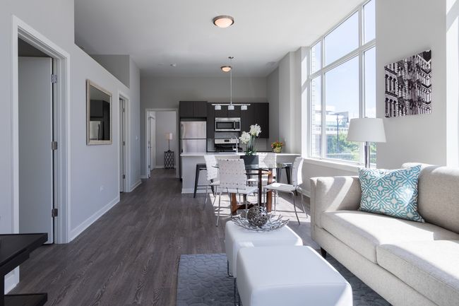 APT-301 - 1545 W North Ave, Condo with 3 bedrooms, 2 bathrooms and 2 parking in Chicago IL | Image 5