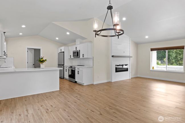 902 W California Rd, House other with 3 bedrooms, 2 bathrooms and 2 parking in Shelton WA | Image 6