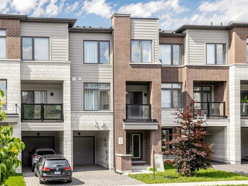 108 Bravo Lane, Newmarket, ON, L3X0L3 | Card Image