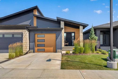 318 Marina Cove Se, Home with 3 bedrooms, 3 bathrooms and 2 parking in Calgary AB | Card Image