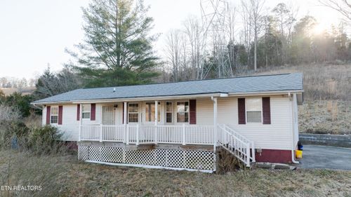 120 Huckleberry Ln, Rocky Top, TN, 37769-5569 | Card Image