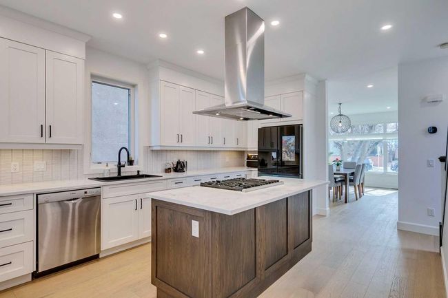 18 27 Avenue Sw, House other with 4 bedrooms, 4 bathrooms and 2 parking in Calgary AB | Image 9