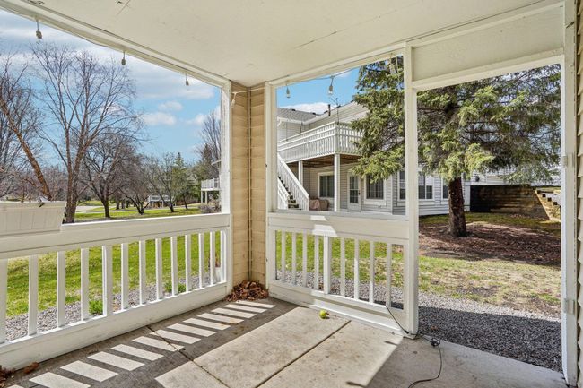 40-web-or-mls-Niagara Ln-2204-040.jpg | Image 37