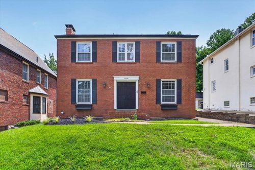 7324 Northmoor Dr, Saint Louis, MO, 63105-2112 | Card Image