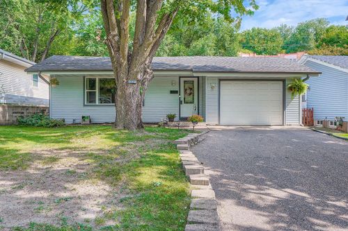 3142 Grimes Ave N, Robbinsdale, MN, 55422-3217 | Card Image
