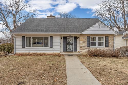 506 College Blvd Sw, Mount Vernon, IA, 52314-1046 | Card Image