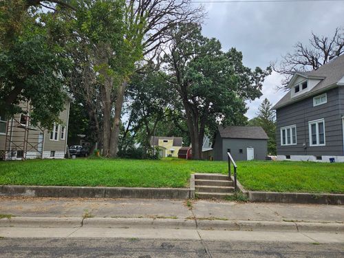 309 Court St, Albert Lea, MN, 56007-2625 | Card Image