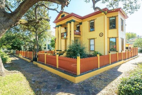 2927 Avenue P, Galveston, TX, 77550-7753 | Card Image