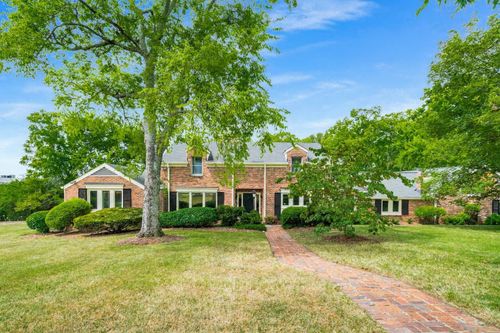 3627 Hoods Hill Rd, Nashville, TN, 37215-2011 | Card Image