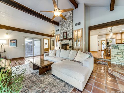 310 Oak Park Dr, Boerne, TX, 78006-2923 | Card Image