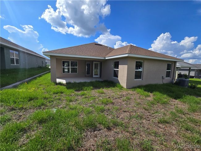 Back view of home | Image 16