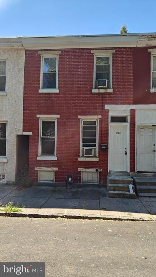 242 Minor St, NORRISTOWN, PA, 19401-4043 | Card Image
