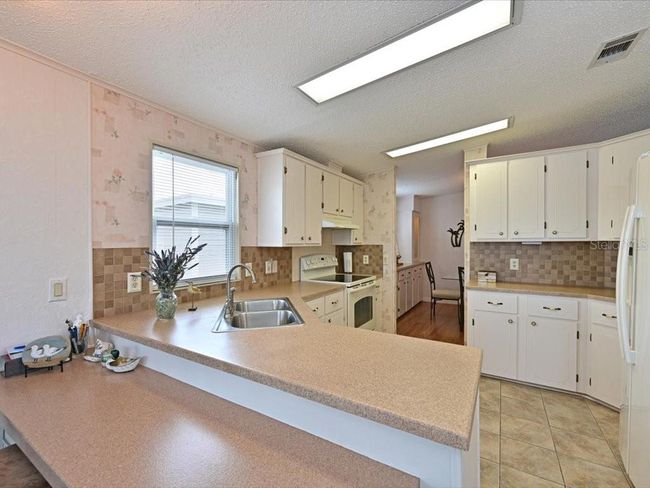 8439 Imperial Cir, House other with 2 bedrooms, 2 bathrooms and null parking in PALMETTO FL | Image 13