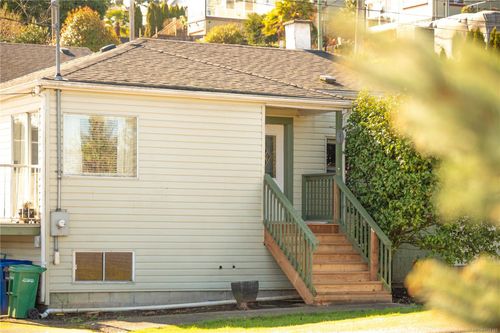 249 Larch St, Nanaimo, BC, V9S2E4 | Card Image