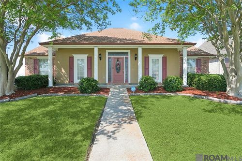427 Moonraker Dr, Slidell, LA, 70458-5597 | Card Image