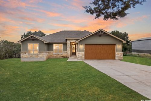 4040 Summit Dr, New Braunfels, TX, 78132-2032 | Card Image