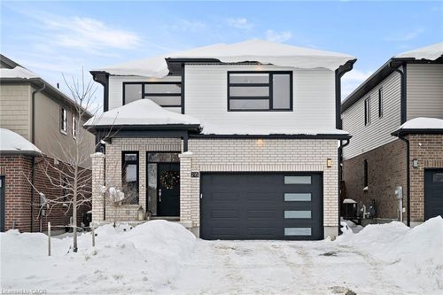 215 Timber Trail Rd, Elmira, ON, N3B0E4 | Card Image