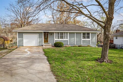 1202 W Main St, Greenwood, MO, 64034-9647 | Card Image