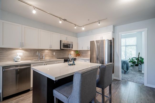 211 - 6655 192 Street, Townhouse with 3 bedrooms, 2 bathrooms and 2 parking in Surrey BC | Image 4