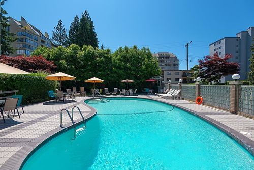 108-1425 Esquimalt Ave, West Vancouver, BC, V7T1L1 | Card Image