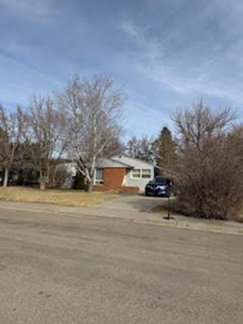 948 Westwood Ave, Shelby, MT, 59474-1529 | Card Image