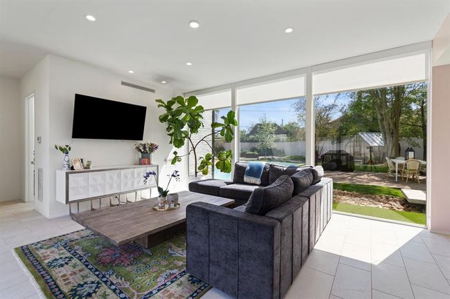 2207 Stanmore Dr, House other with 4 bedrooms, 5 bathrooms and 2 parking in Houston TX | Image 16