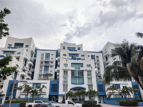 apt-416-7600 Collins Ave, Miami, FL, 33141-2936 | Card Image