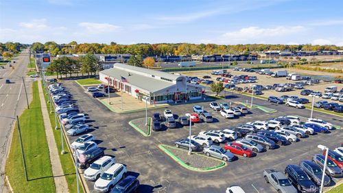 2200 Elizabeth Lake Road, Waterford Charter Township, MI, 48328 | Card Image