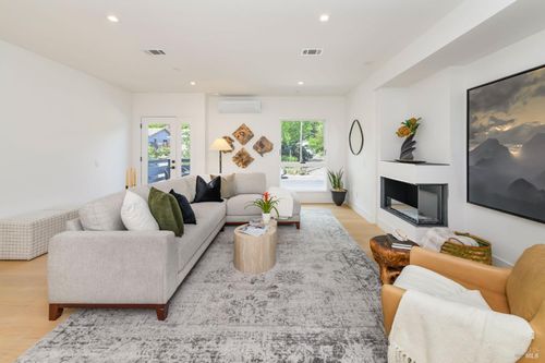 1116 Foster Rd, Napa, CA, 94558-6520 | Card Image