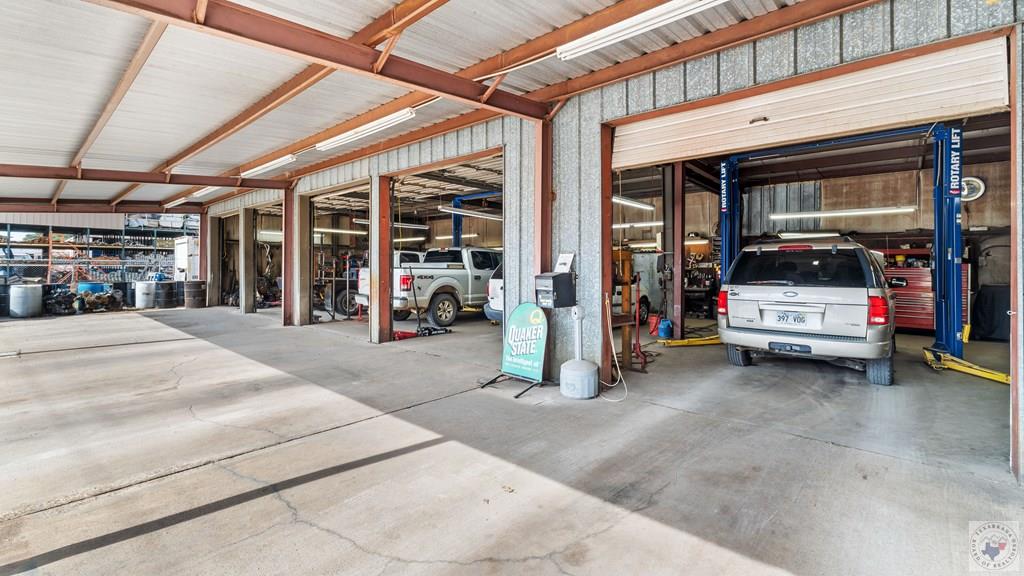 Commercial Sale in Hope 3