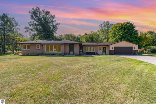 4395 W Isabella Rd, Shepherd, MI, 48883-8616 | Card Image