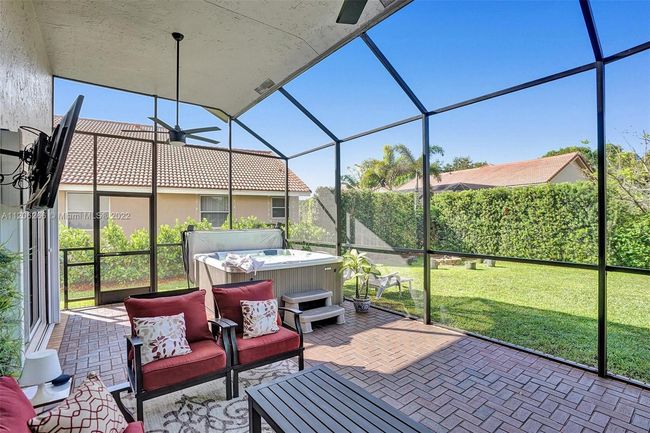 730 Bayside Ln, House other with 4 bedrooms, 3 bathrooms and null parking in Weston FL | Image 47