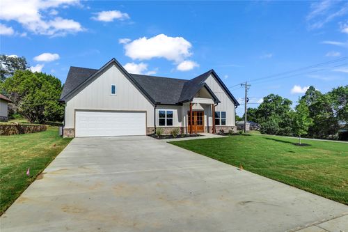 1600 Franklin St, Weatherford, TX, 76086-1637 | Card Image