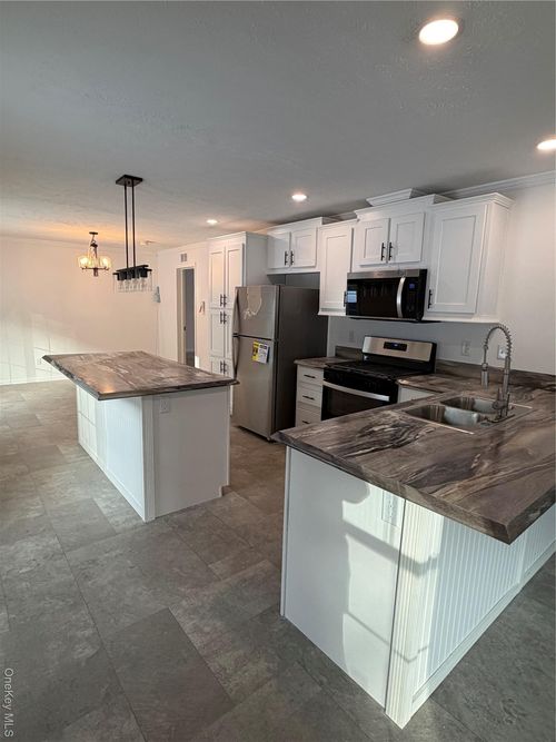 1 Susan Ln, South Cairo, NY, 12482-1320 | Card Image