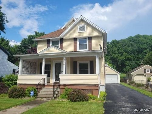 214 Hoffman St, Newark, NY, 14513-1828 | Card Image
