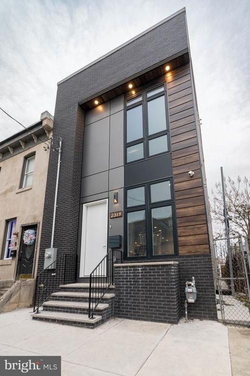 2318 E Hazzard St, PHILADELPHIA, PA, 19125-2214 | Card Image