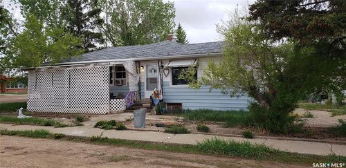 324 2nd St W, Lafleche, SK, S0H0S0 | Card Image
