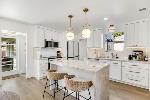 601 J St, Davis, CA, 95616-2326 | Card Image