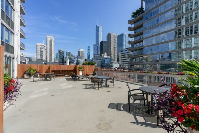 APT-704 - 200 W Grand Ave, Condo with 2 bedrooms, 2 bathrooms and 1 parking in CHICAGO IL | Image 22