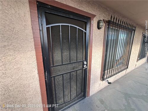9-555 S Royal Crest Cir, Las Vegas, NV, 89169-3887 | Card Image