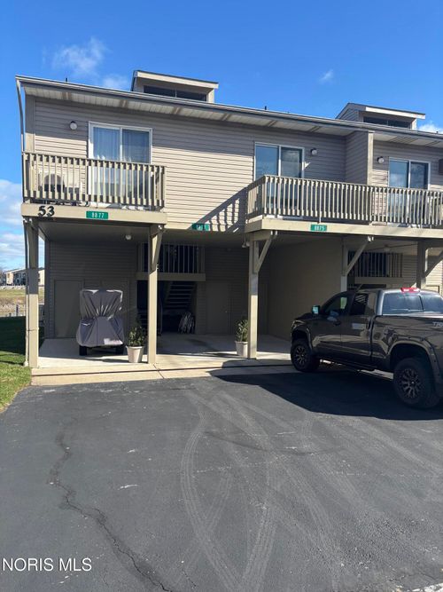 8877 W Canada Goose Ct, Oak Harbor, OH, 43449-9019 | Card Image
