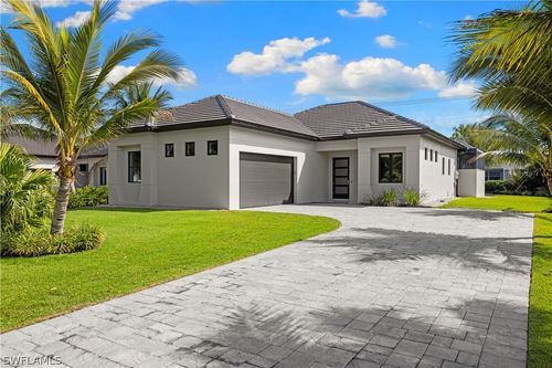 23273 E El Dorado Ave, BONITA SPRINGS, FL, 34134-7250 | Card Image