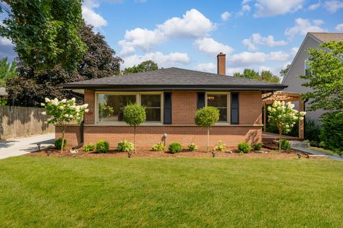 208 47th St, Western Springs, IL, 60558-1628 | Card Image