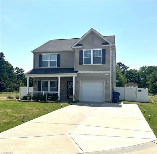 878 Bitting Hall Dr, Rural Hall, NC, 27045-9824 | Card Image