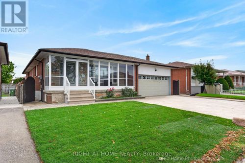 35 Wheelwright Cres, North York, ON, M3N1V2 | Card Image