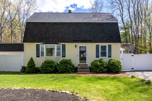 86 Manor Rd, Concord, NH, 03303-1901 | Card Image
