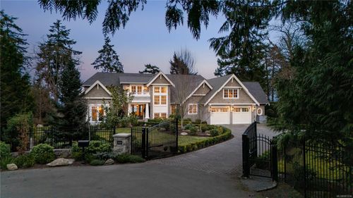 2616 Queenswood Lane, Saanich, BC, V8N1X5 | Card Image