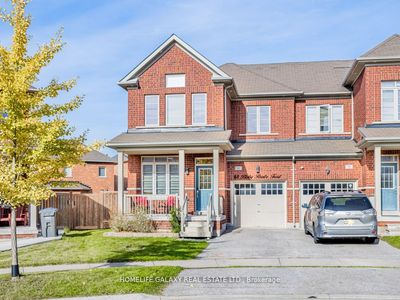 61 Baby Pointe Trail, House attached with 3 bedrooms, 3 bathrooms and 2 parking in Brampton ON | Image 2