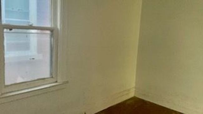 3015 Van Dyke St, House other with 5 bedrooms, 2 bathrooms and null parking in Detroit MI | Image 8