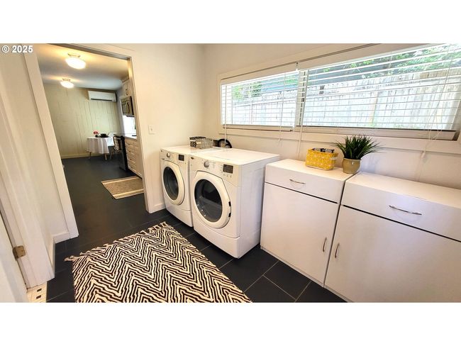 1400 W 40 Th Ave, House other with 3 bedrooms, 2 bathrooms and 1 parking in Eugene OR | Image 32